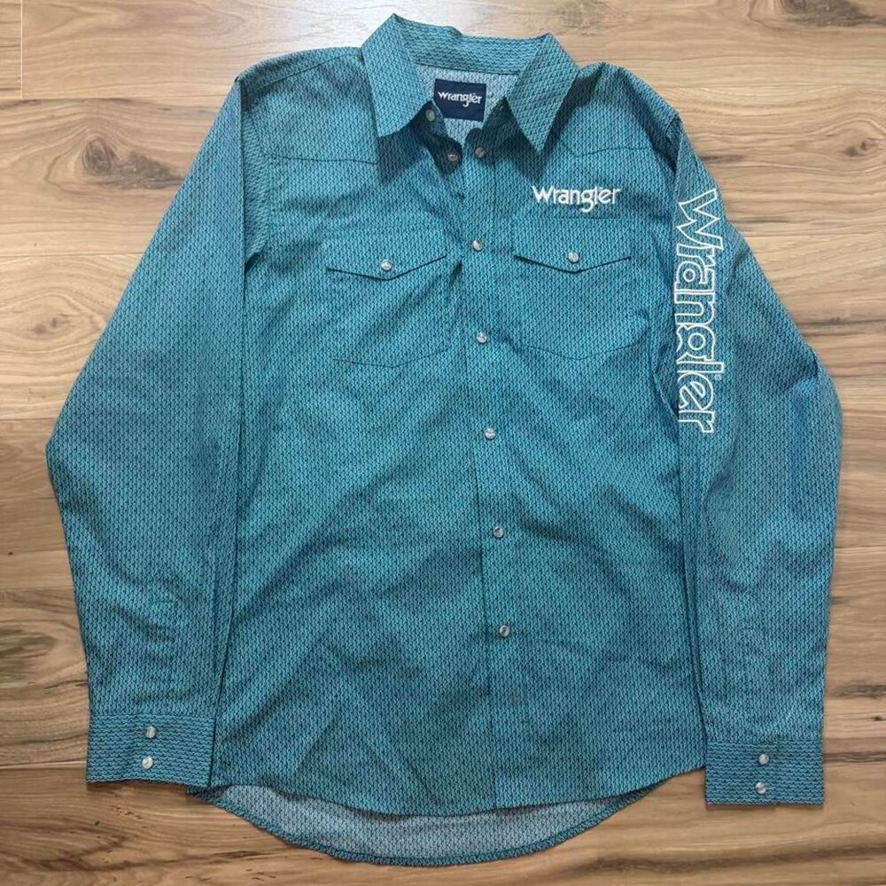 Vintage style Wrangler blue long sleeve pearl snap button up shirt western